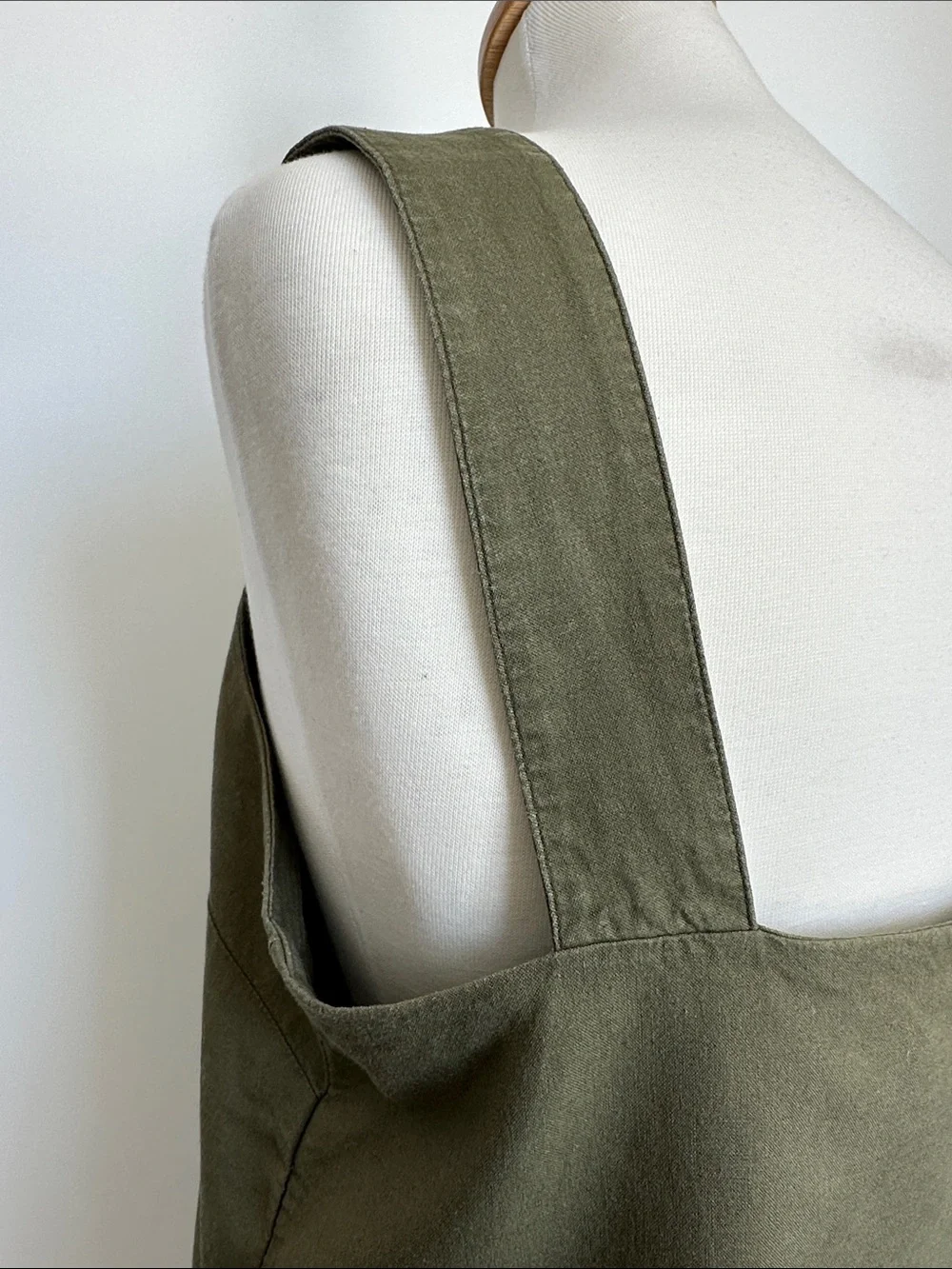 Banana Republic Olive Square-Neck Tank - Linen Blend (L) - Picture 8 of 10